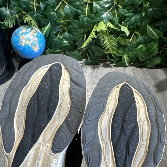 NewBalance 1080 BLACK/WHITE Running Sneaker Women 6.5 B Comfort Walking Shoes - Picture 9 of 10